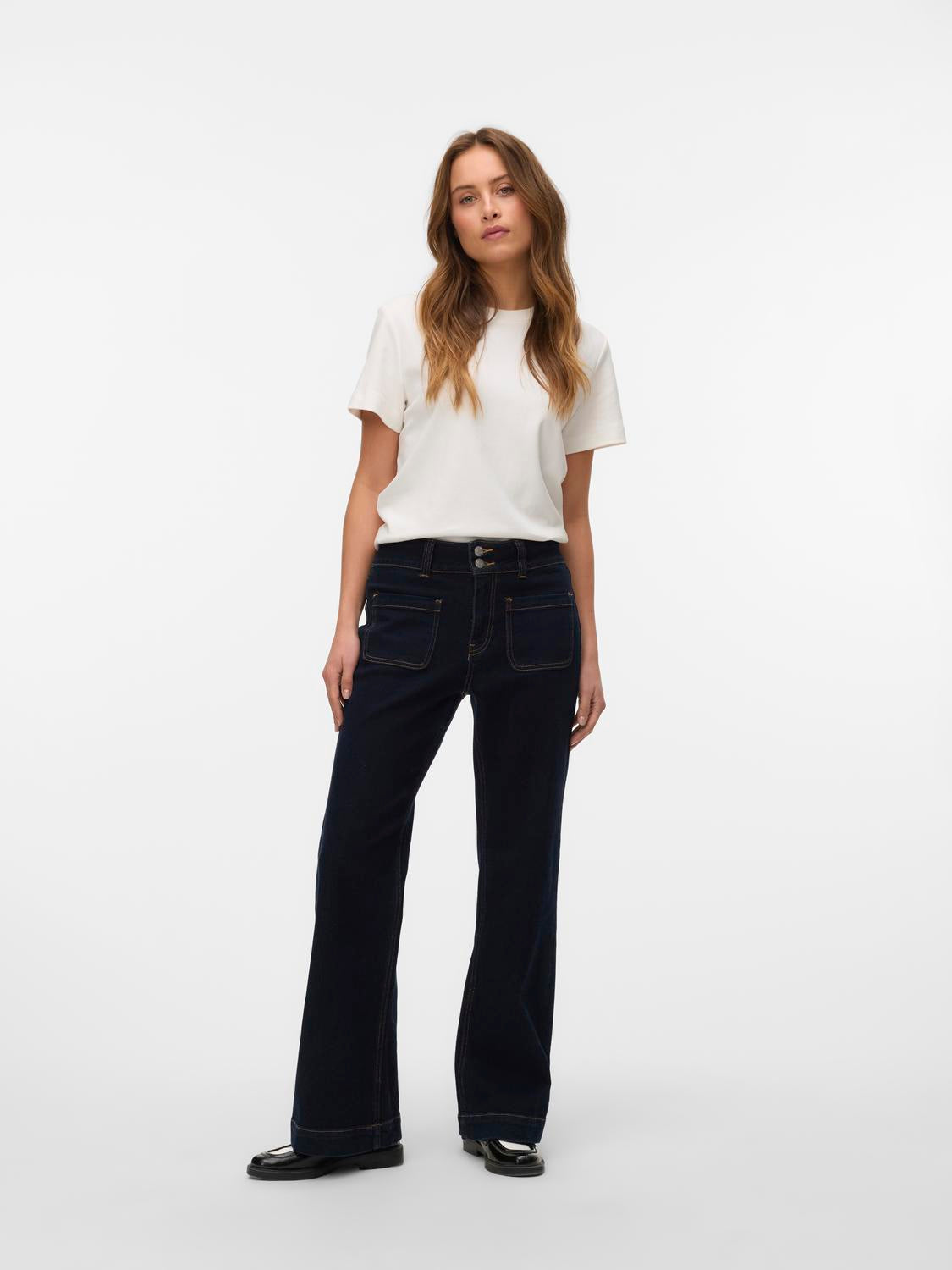 model_shot-front_full